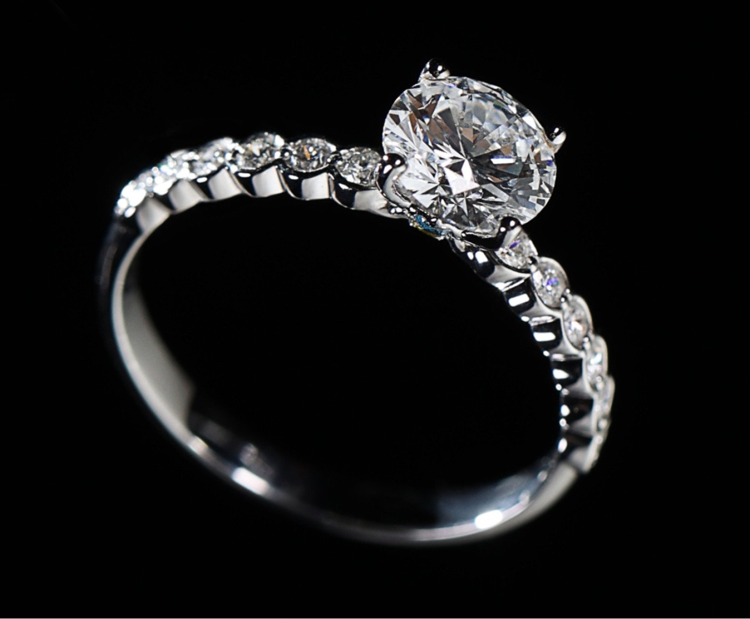 White gold ring with diamonds SOLO by Yulia Gerasimova <span>2161</span>