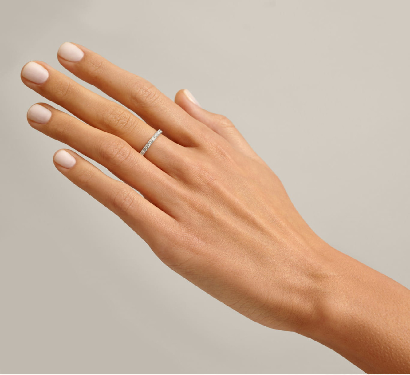 Каблучка з білого золота з діамантами Eternity Bands <span>1013</span>