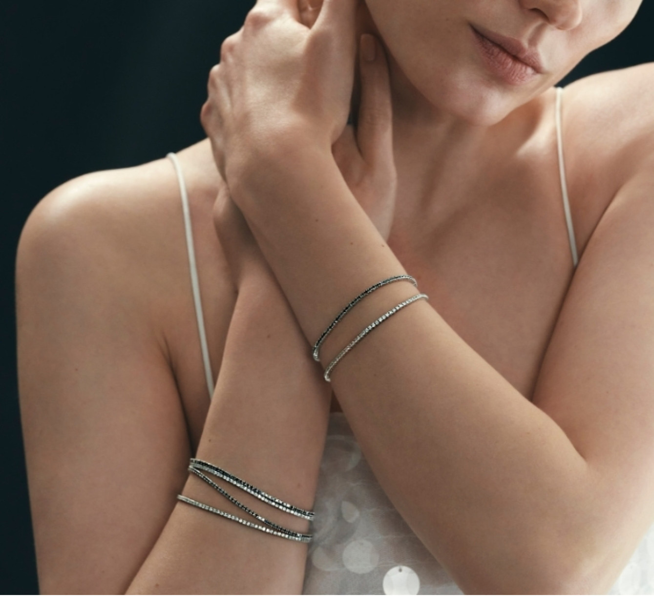 White gold bracelet with diamonds Black Swan <span>2098</span>