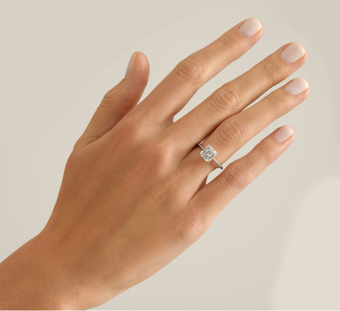 White gold ring with a diamond mono <span>2020</span>