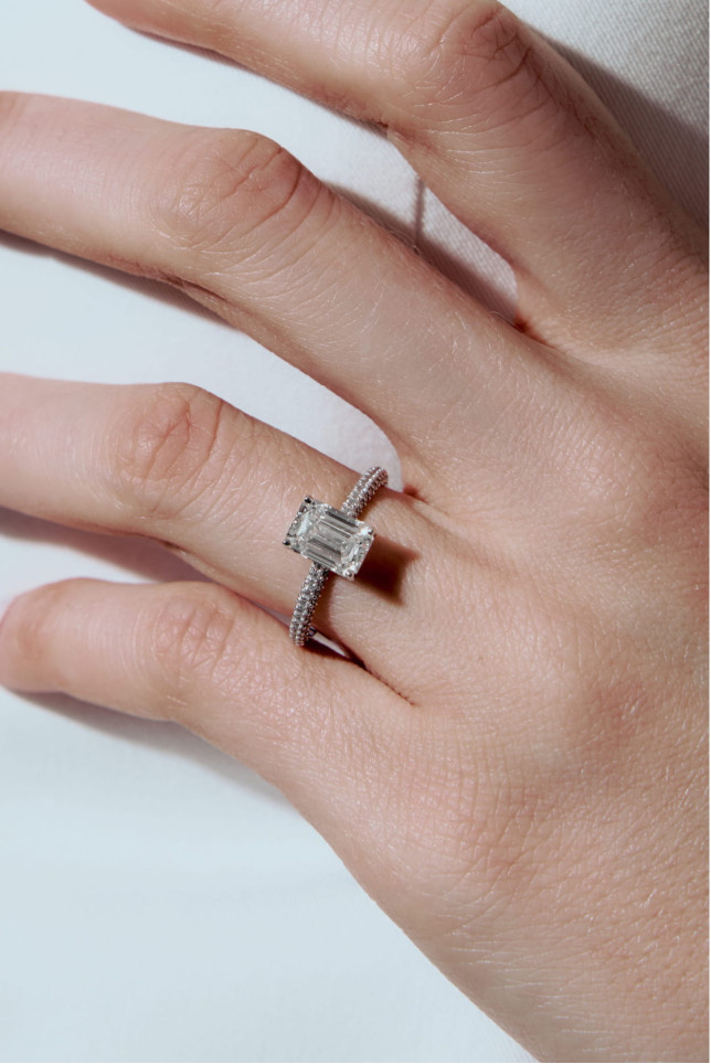 White gold ring with diamonds Signature 2260