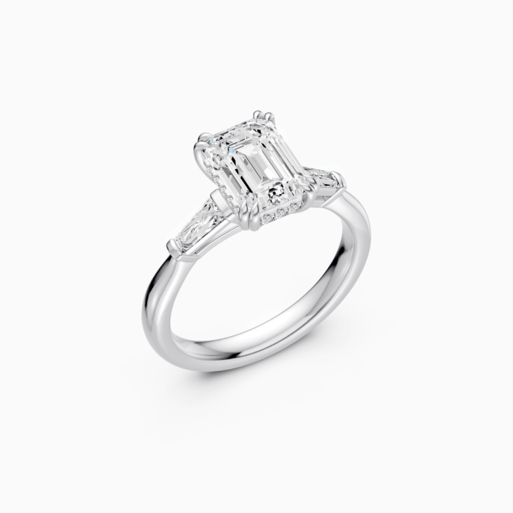 White gold ring with diamond Signature