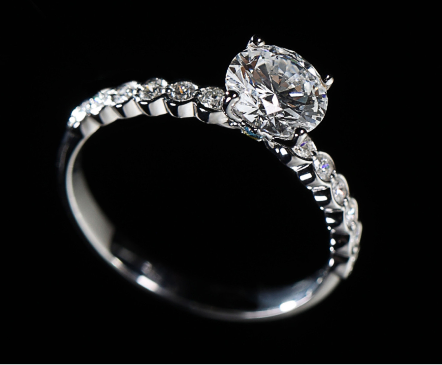 White gold ring with diamonds SOLO by Yulia Gerasimova <span>2161</span>