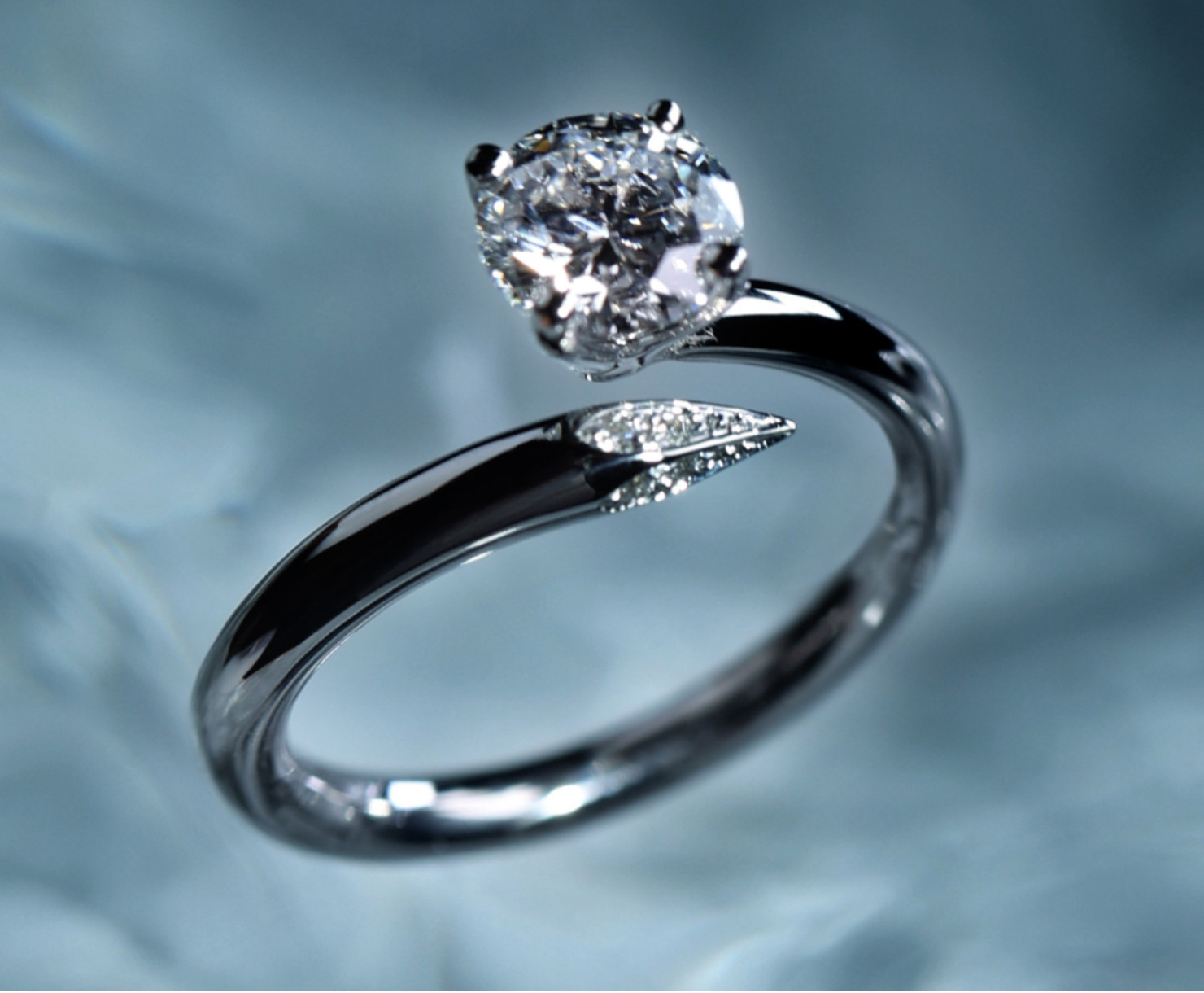 White gold ring with diamonds SOLO by Olga Kharlan <span>2170</span>