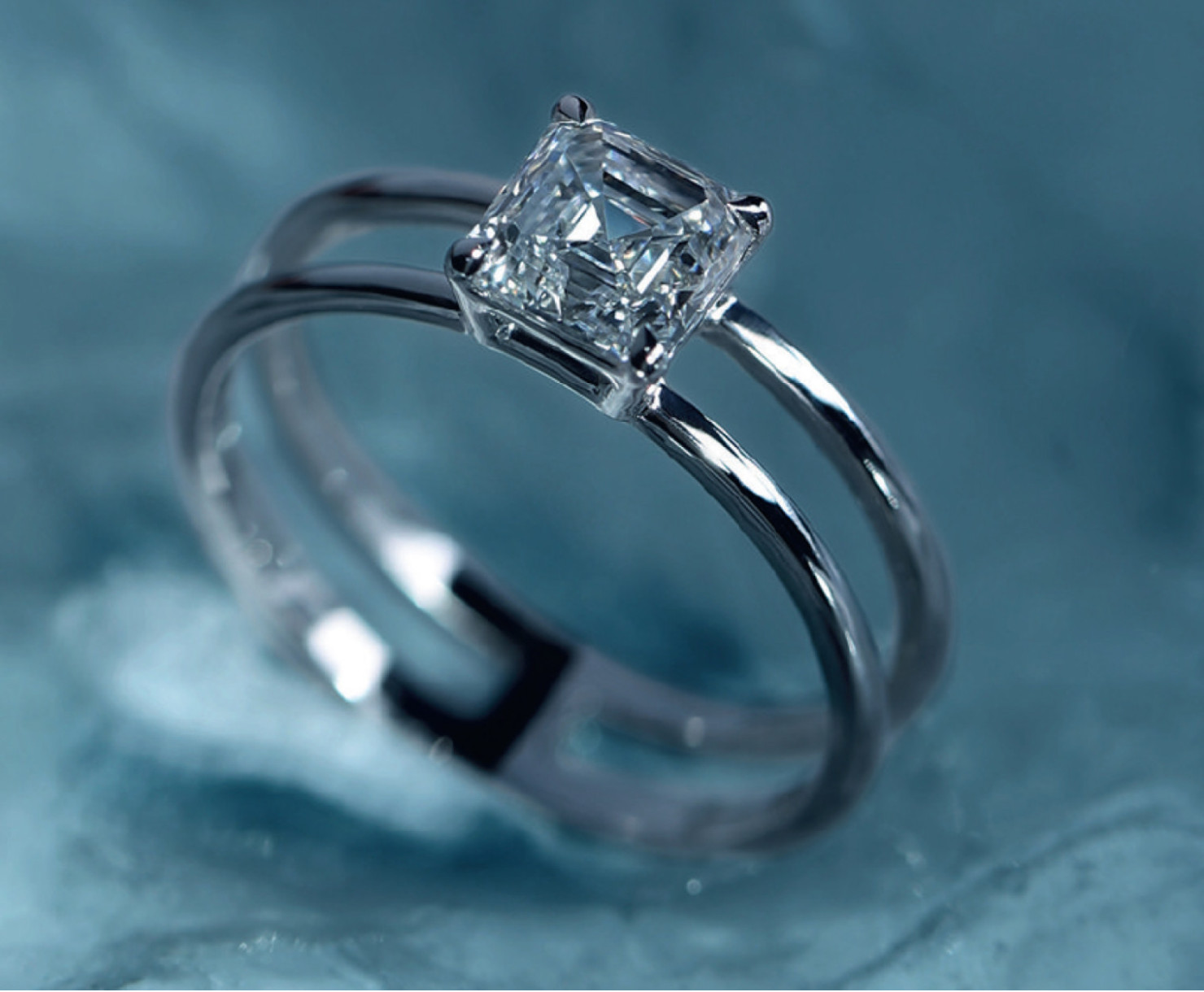 White gold ring with diamond SOLO by ROXOLANA <span>2171</span>