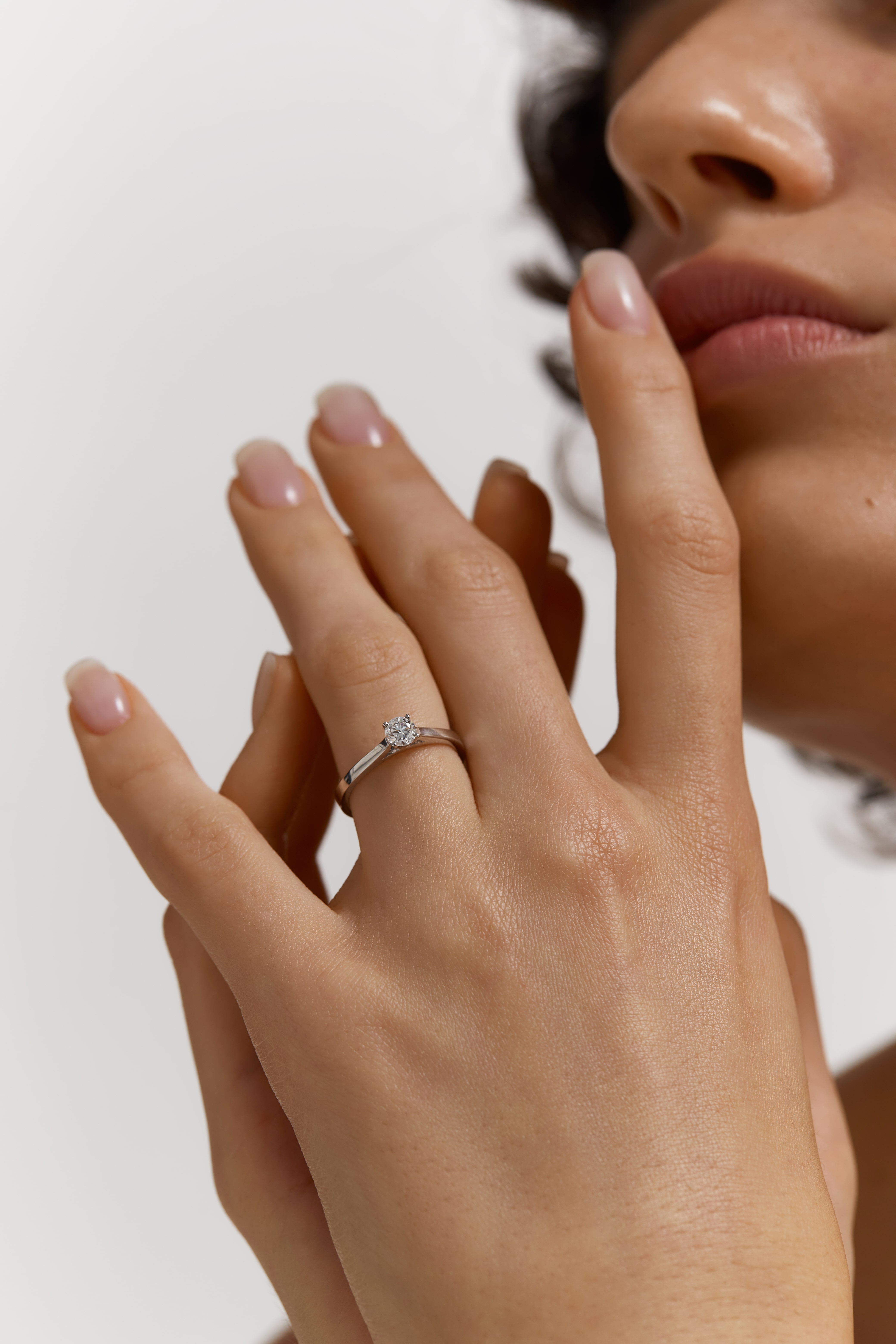 White gold ring with diamond mono <span>1003</span>